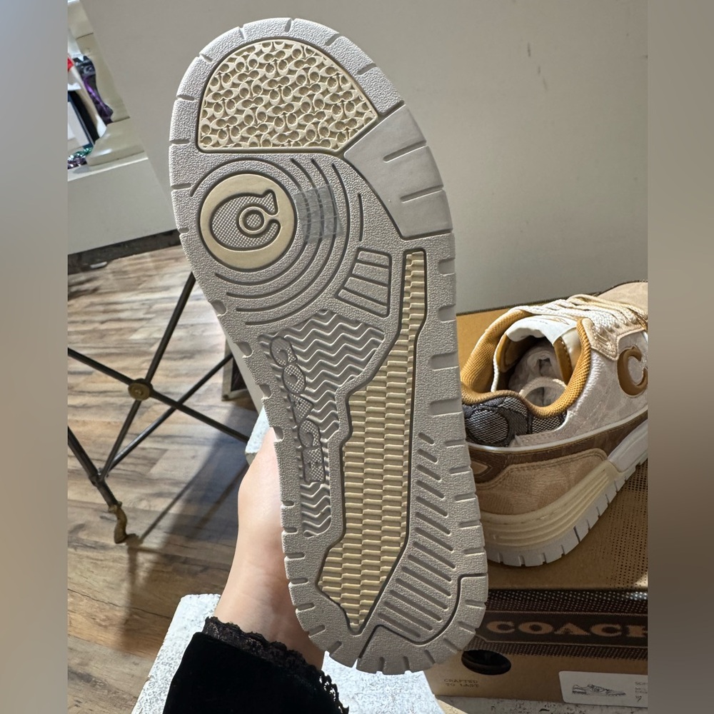 Coach Sneakers in Cream and Brown NWT - Picture 11 of 12